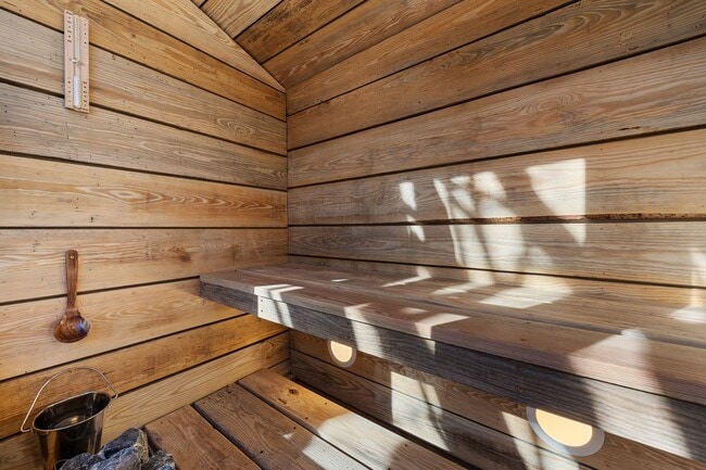 Building Photo - 2be/1ba House in the Heart Of Carrboro with Gym & Sauna