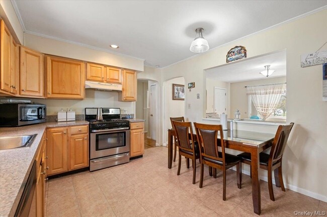 Building Photo - 316 S 3rd St