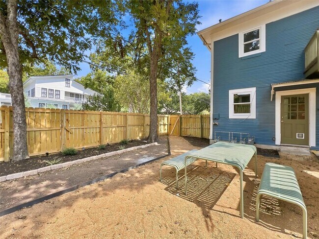 Building Photo - 4014 Avenue D