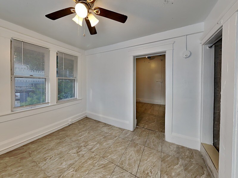 Building Photo - 115 S Grandview Ave