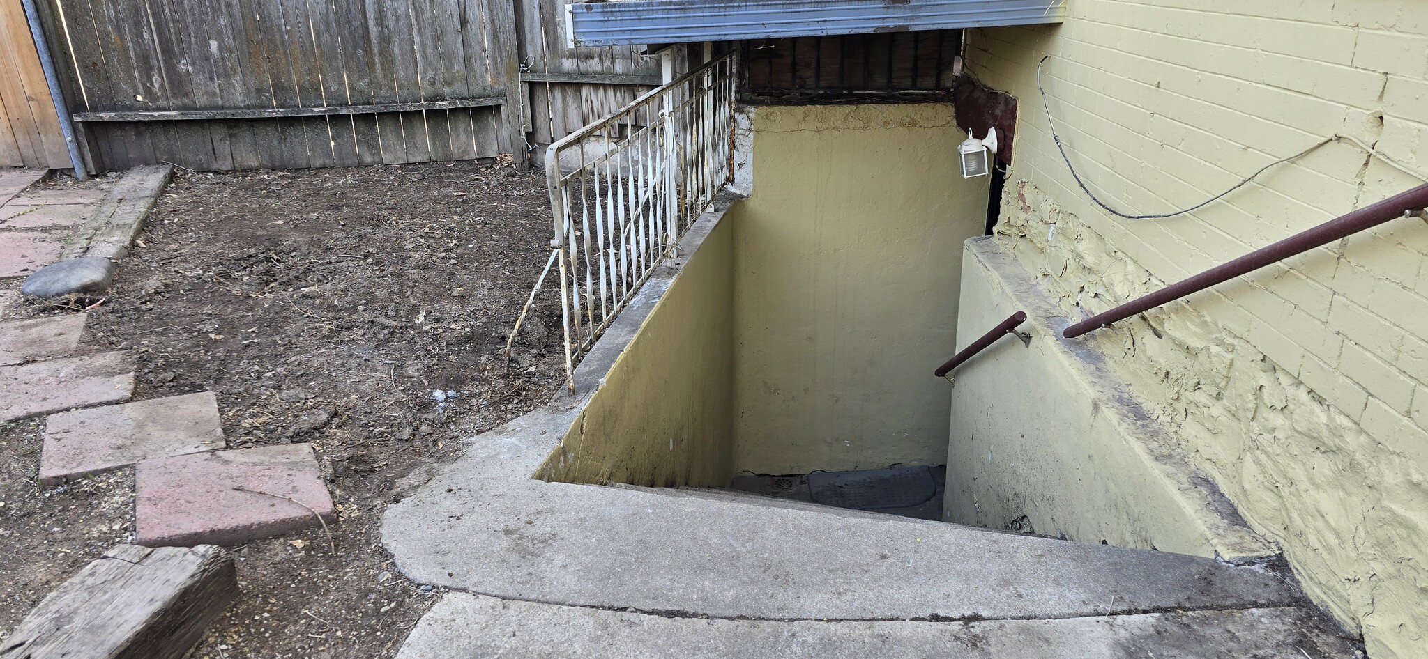 Building Photo - 1057 S 900 E