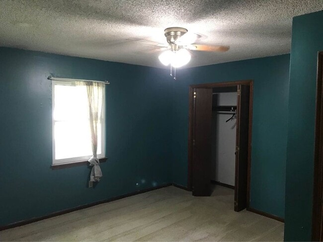 Building Photo - 652-654 Pear Tree Circle