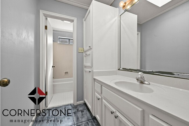 Building Photo - 3 bedroom home LOCATED OFF OF JONES CREEK ROAD!