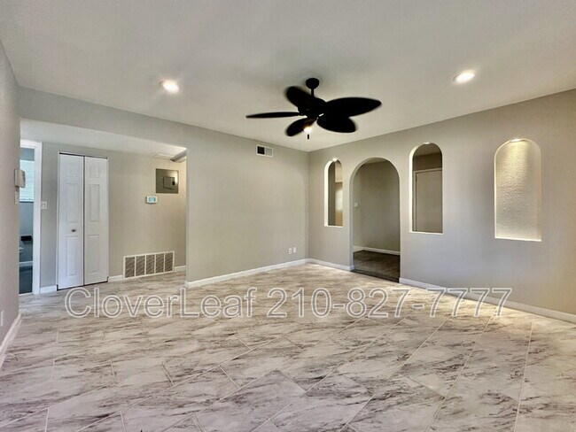 Building Photo - 214 Basswood Dr
