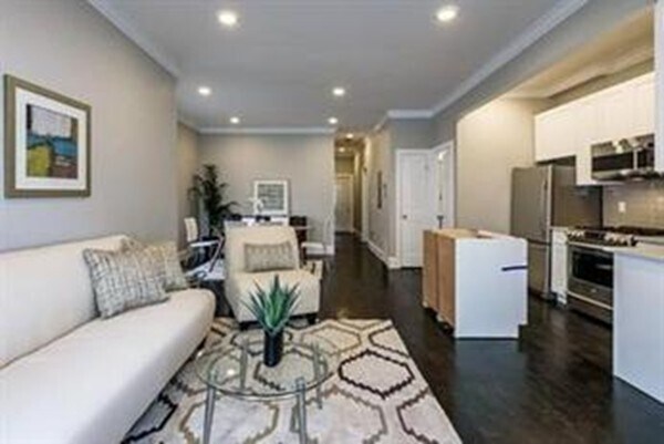 Building Photo - 69 Day St