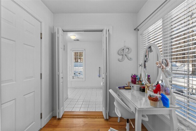 Building Photo - 17 Waring Dr