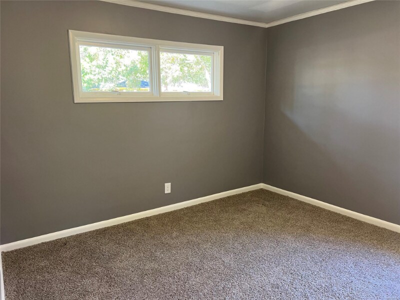 Building Photo - 3653 Cloverdale Rd