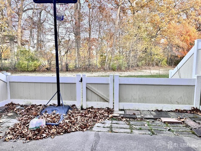 Building Photo - 191 Hampshire Dr