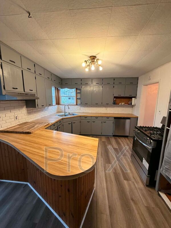 Building Photo - 1727 S Empire Ave