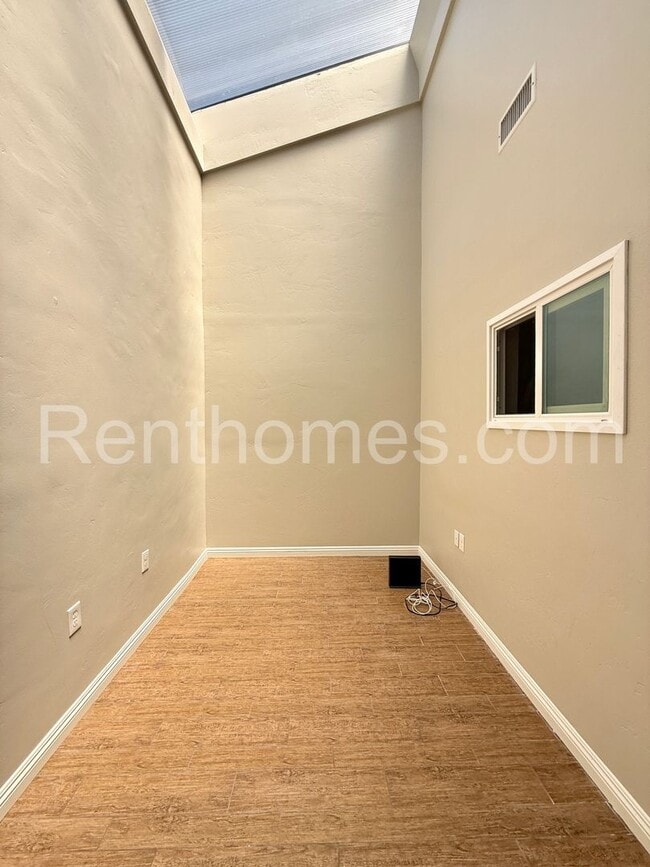 Building Photo - 1230 Granada Way