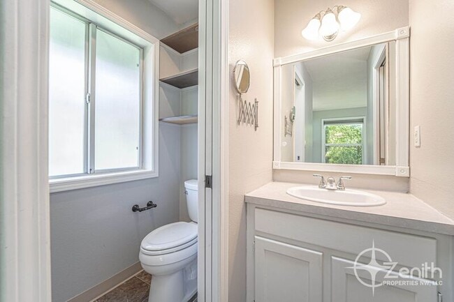 Building Photo - 2819 NE 54th St