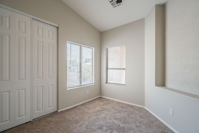 Building Photo - Mesa home near Skyline Park!