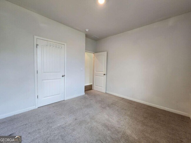 Building Photo - 4825 Layton Dr