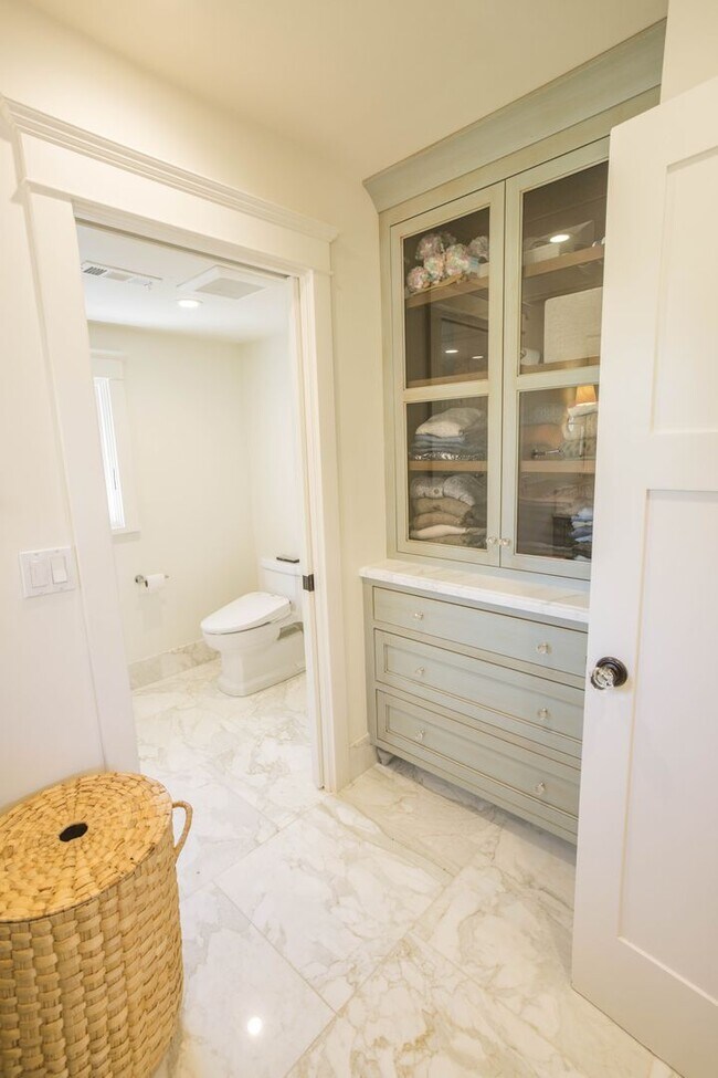 Building Photo - Fabulous spacious home, Great Highlands cul de sac, easy commute, exceptional Cupertino Schools!