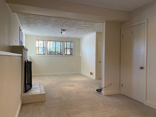 Building Photo - 11 Briarfield Rd