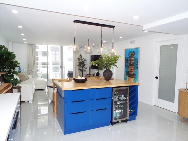 Building Photo - 5701 Collins Ave