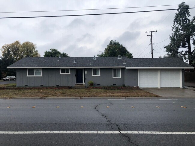 Primary Photo - Turlock Charmer newly remodeled