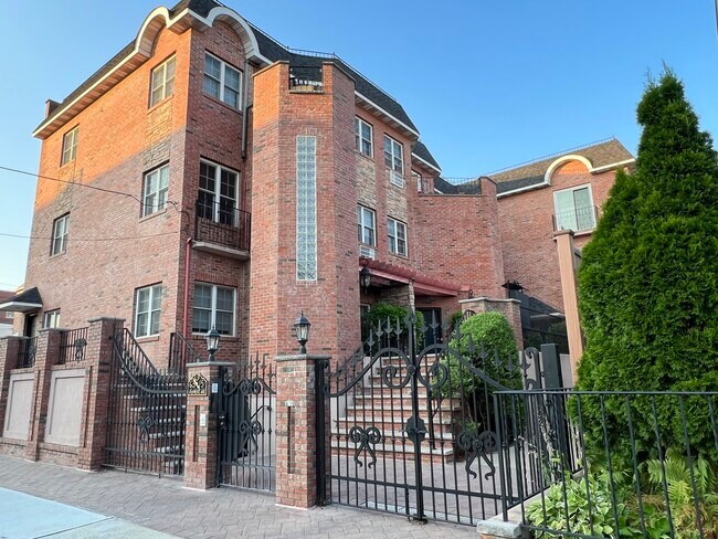 Building Photo - 6315 Forest Ave