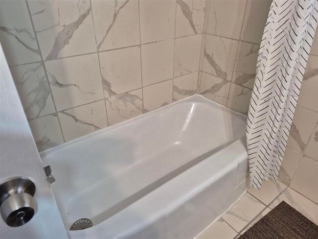 Building Photo - 2209 NW Smith Ave