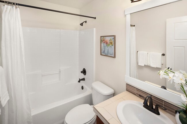 Building Photo - 1363 Chelsea Walk NE