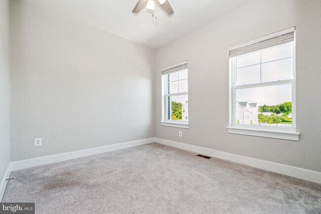 Building Photo - 8311 Amber Beacon Cir