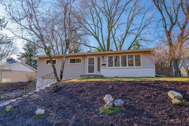 Building Photo - 4609 Waukesha St