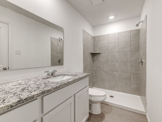Building Photo - FREE AUGUST RENT + Brand New Home + Edmond...