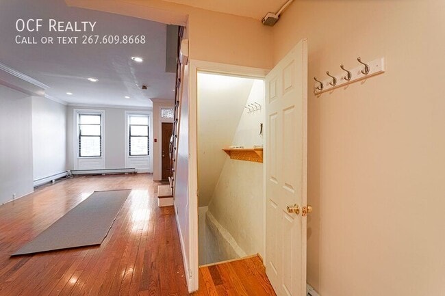 Building Photo - 1532 Christian St