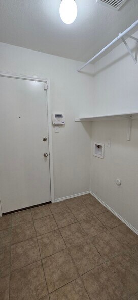Building Photo - 6206 Taree Loop