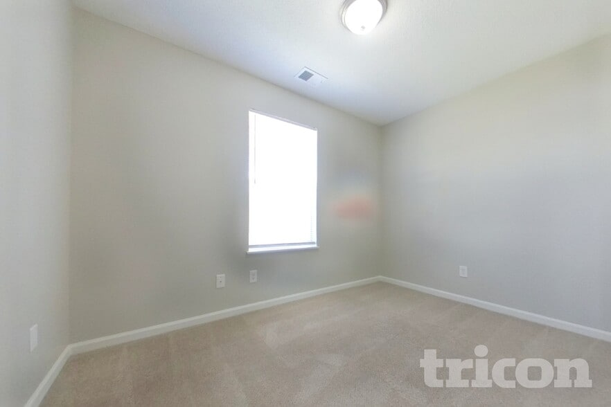 Building Photo - 208 Denby Cir