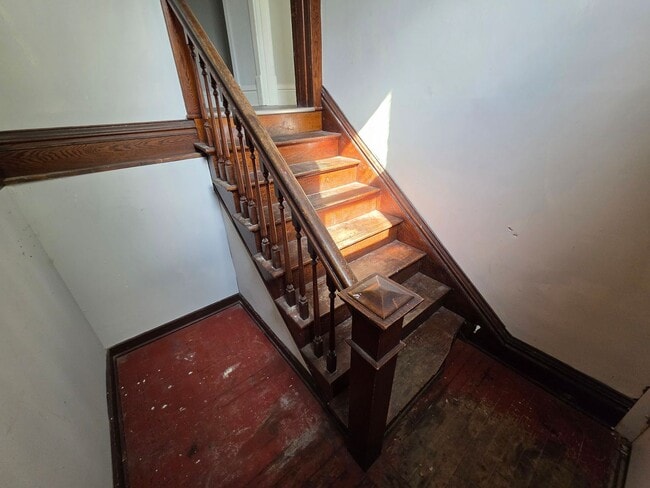 Building Photo - 317 W Eagle St