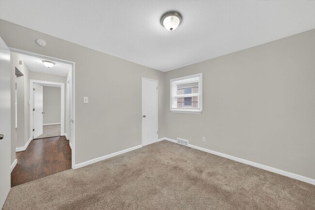 Building Photo - 5638 Helen Ave