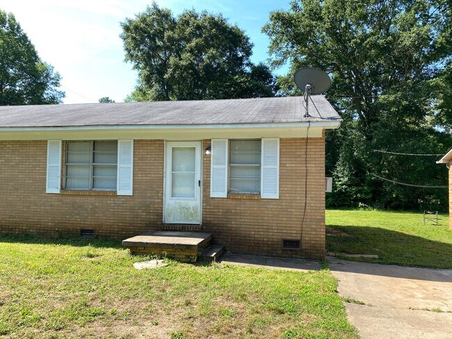 Building Photo - 132 Woodland Ave