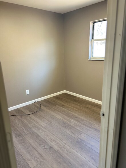 Building Photo - 14 Joan Dr