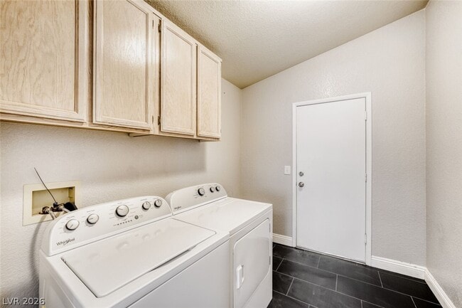 Building Photo - 8533 Sierra Cima Ln