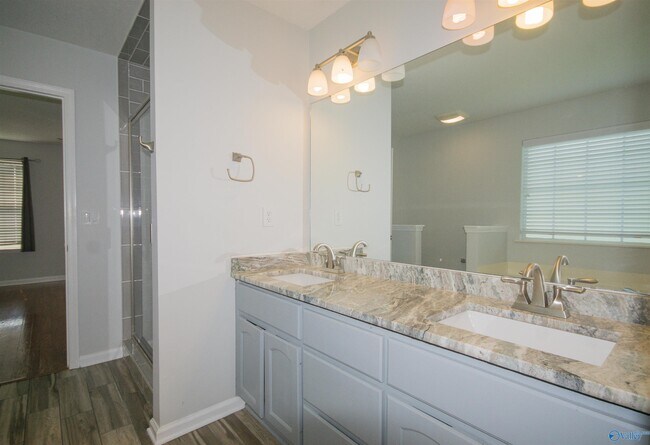 Building Photo - 145 Brass Oak Dr