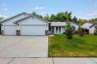 Building Photo - 233 S Duke Ave