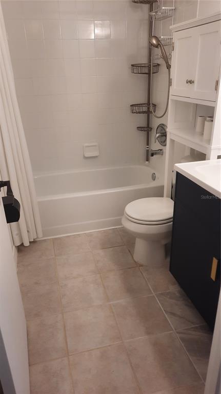 Building Photo - 37 Village Dr