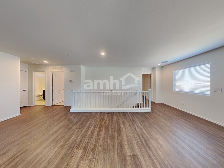 Building Photo - 3806 S 186th Dr