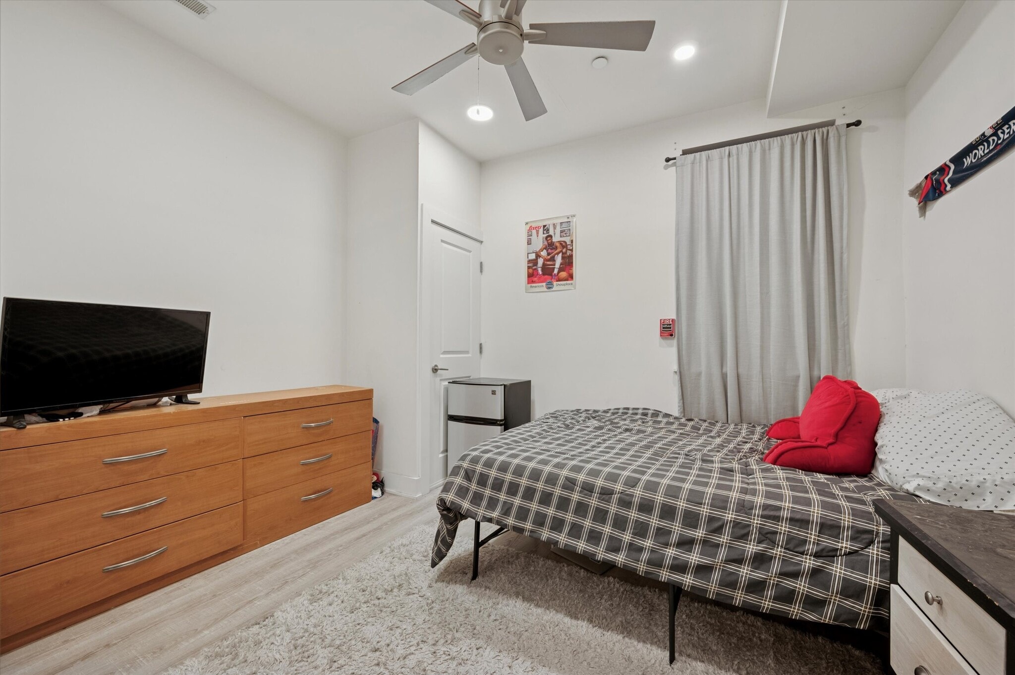 Lower level Bed #2 - 970 N Marshall St