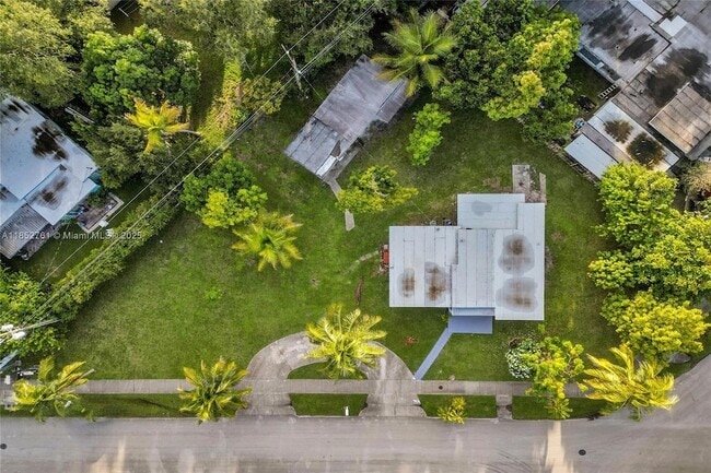 Building Photo - 3800 SW 58th Terrace