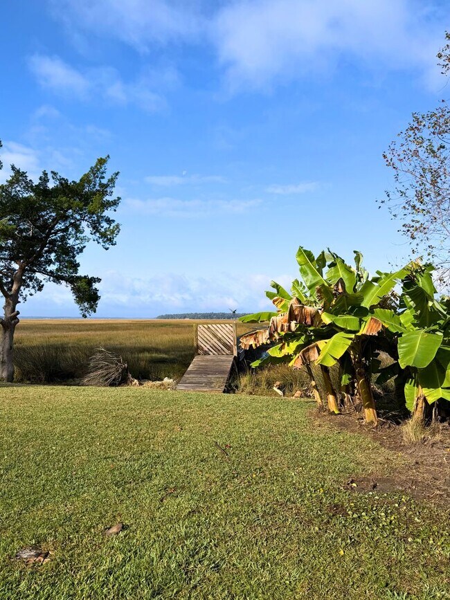 Building Photo - Spacious 4 Bedroom, 2.5 Bath Home with Stunning Marsh Views