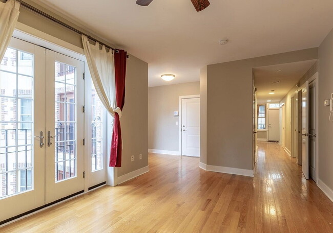 Building Photo - 2-Bed, 2-Bath Gem in Philadelphia's