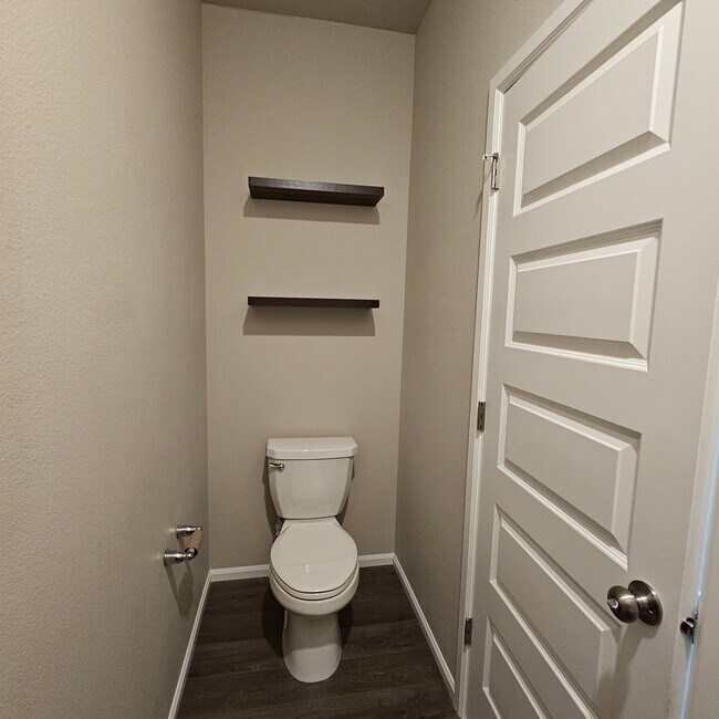 Building Photo - Beautiful 4-Bedroom Home with Spacious Loft, Fenced Yard & More!