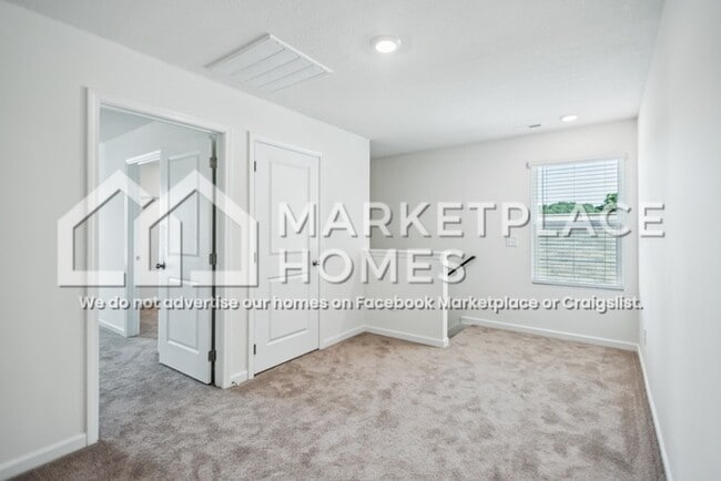 Building Photo - 400 Arrowhead Dr