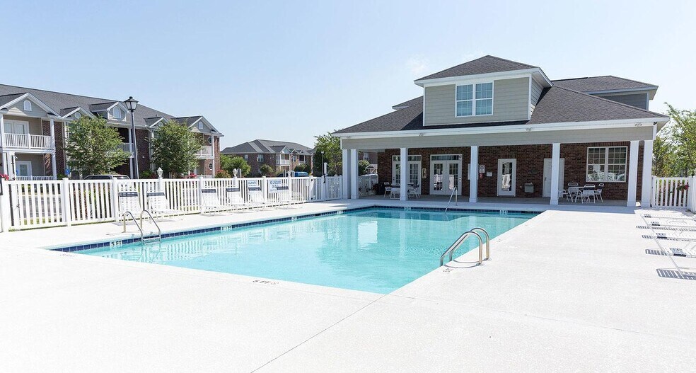 Building Photo - 2118 Silvercrest Dr
