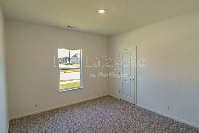 Building Photo - 641 W Bulrush Ct