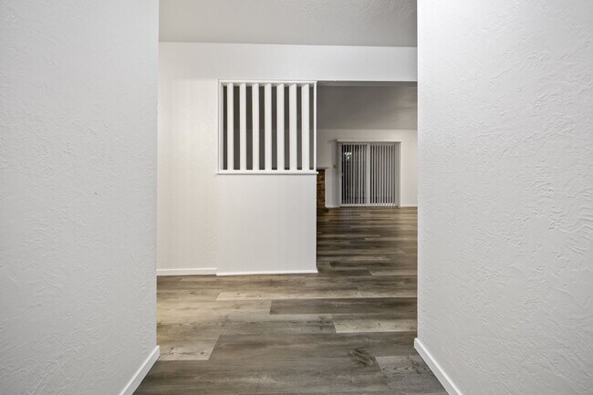 Building Photo - 3 Bedroom 2 Bathroom House For Rent!