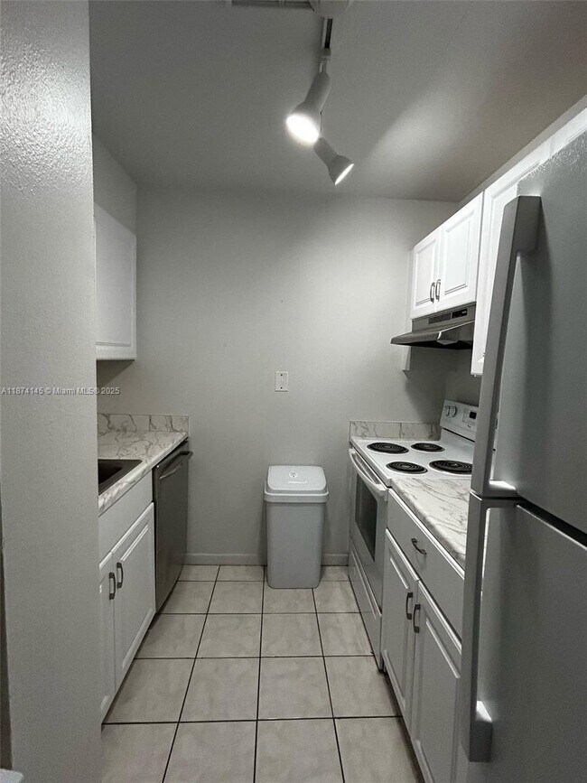 Building Photo - 4276 NW 89th Ave
