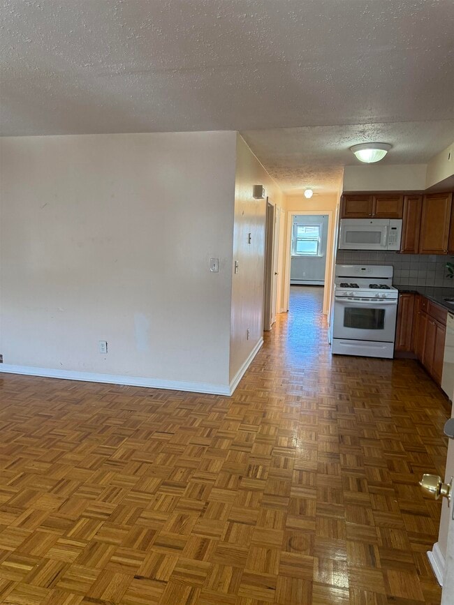 Building Photo - 2513 Palisade Ave